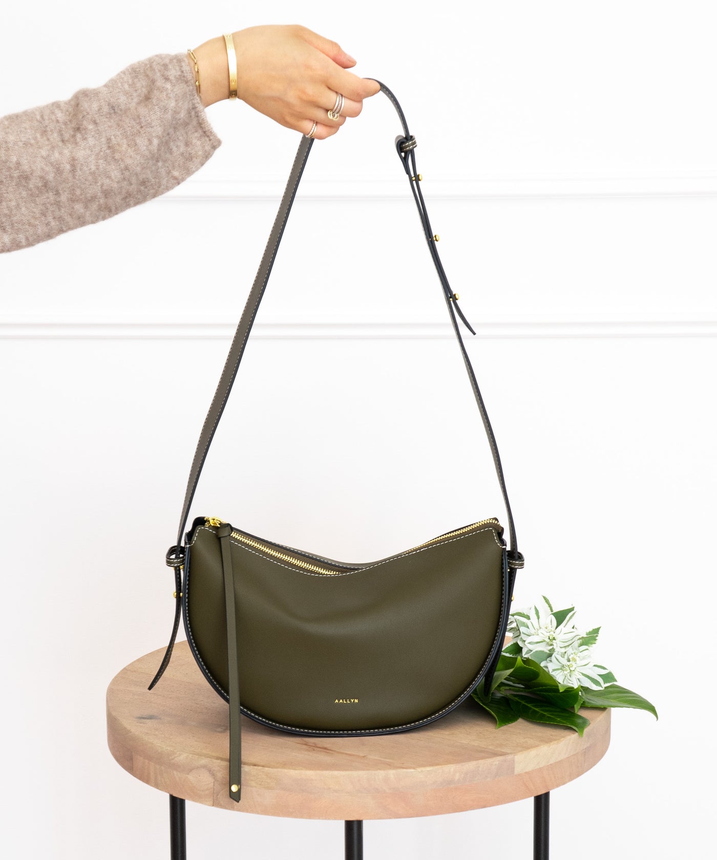 Elara Convertible Bag – AALLYN