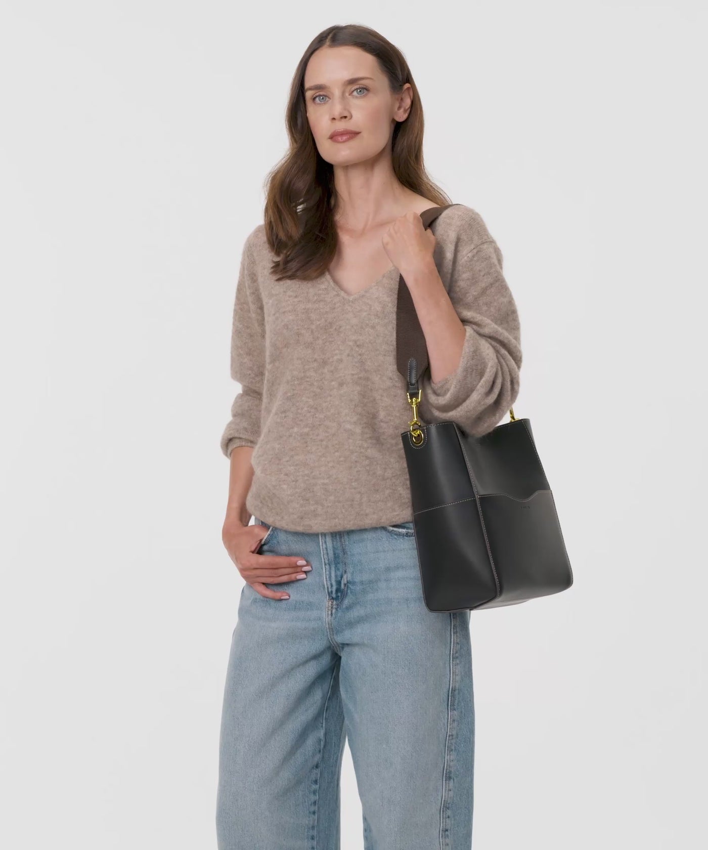 Jordan Leather Bucket Bag | Shoulder & Crossbody – AALLYN